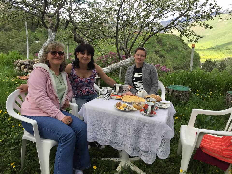 This image has an empty alt attribute; its file name is kazbegi-with-lia-and-liana.jpg